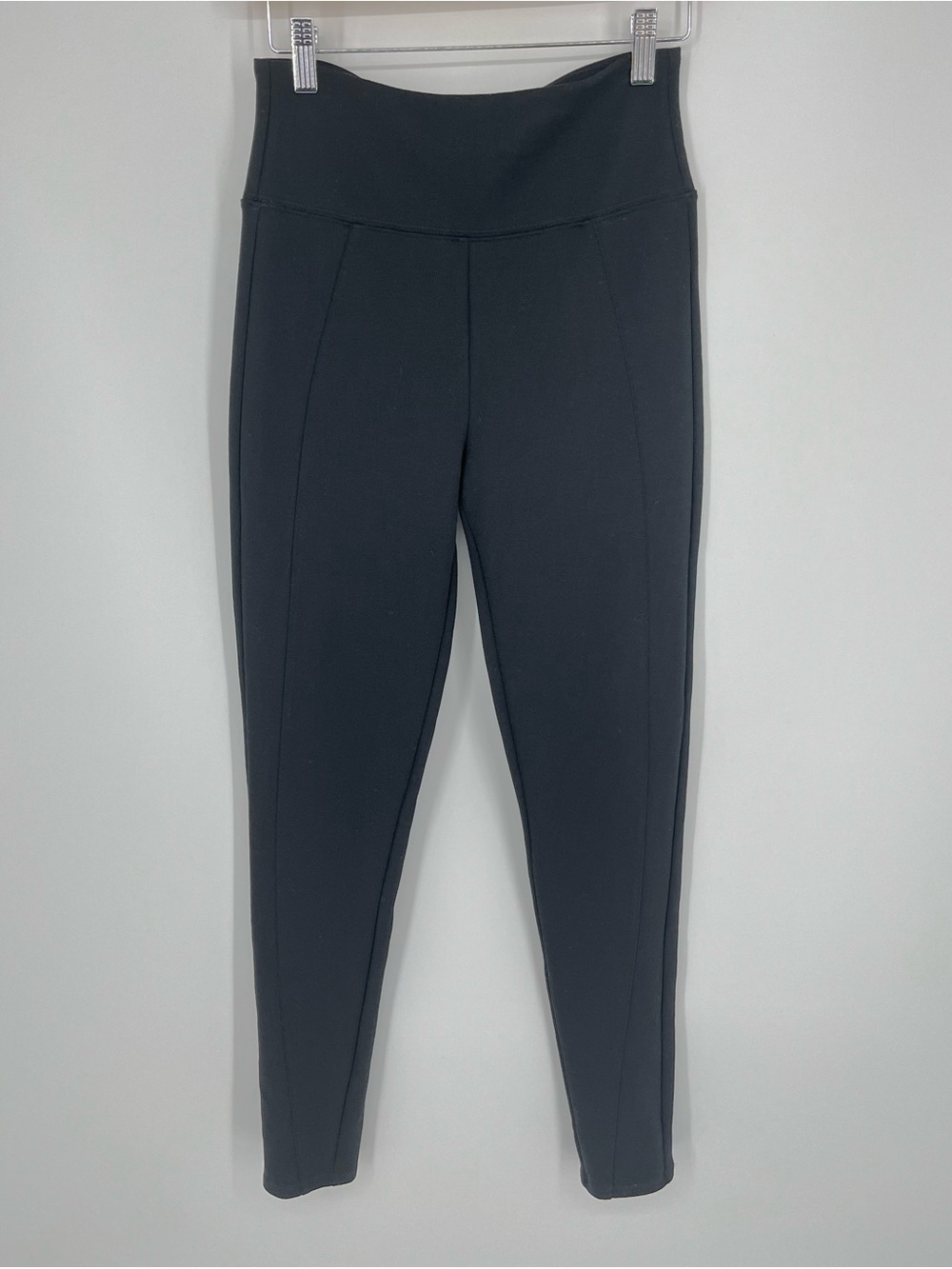 Assets By Spanx Black High-Rise Leggings Women’s Size Large in EUC!